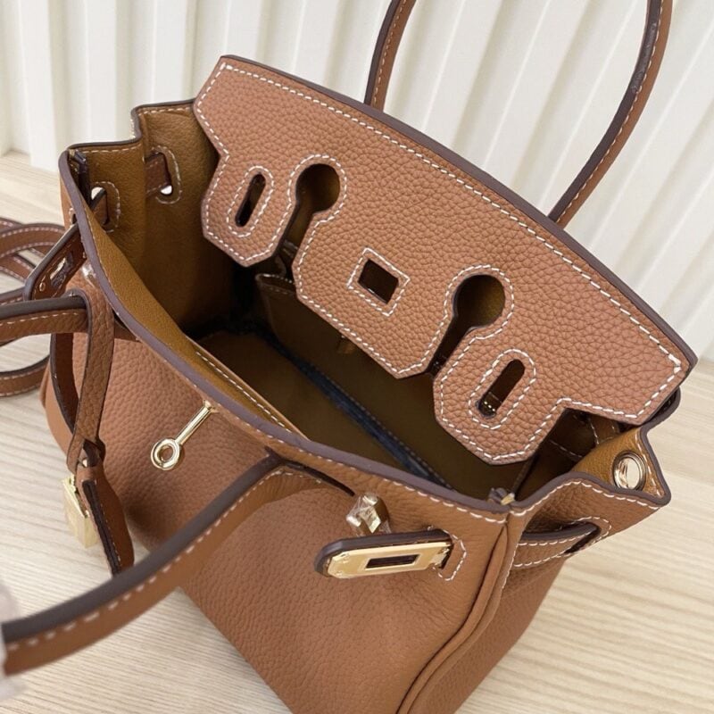 【AT3581】Hermes エルメスのクラシックなリザード柄牛革ケリーバッグ。ブラウンのハンドバッグ、ショルダーバッグ、斜め掛けバッグ。