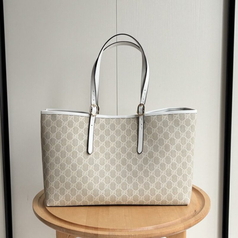 【AT3587】GucciのクラシックGGキャンバス大容量トートバッグは、軽Luxで使いやすいデザインです。