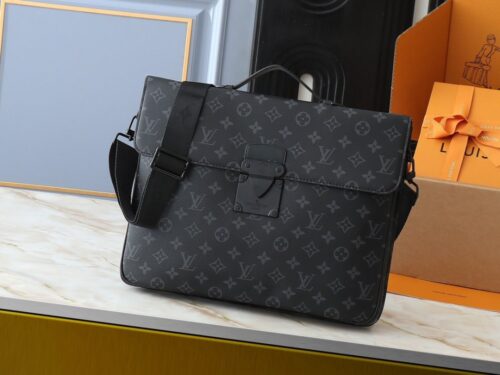 【AT3607】LOUIS VUITTON ルイ・ヴィトンのクラシックなビジネスドキュメントバッグ - モノグラムデザイン、メンズショルダーバッグ。