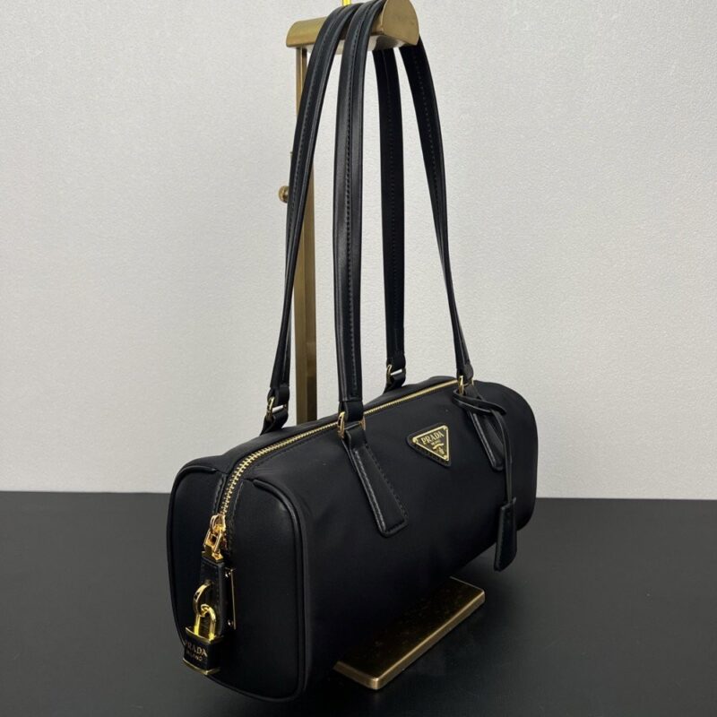 【AT3624】Prada プラダの定番黒色ナイロンハンドバッグ
