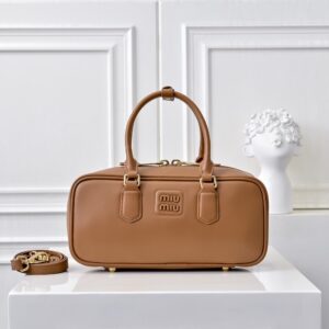 【AT3628】Miu Miuのクラシックなヴィンテージボストンバッグ🎀 エレガントで実用的