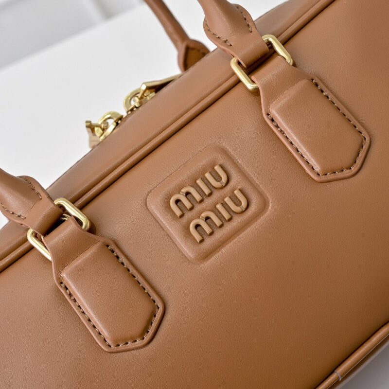 【AT3628】Miu Miuのクラシックなヴィンテージボストンバッグ🎀 エレガントで実用的