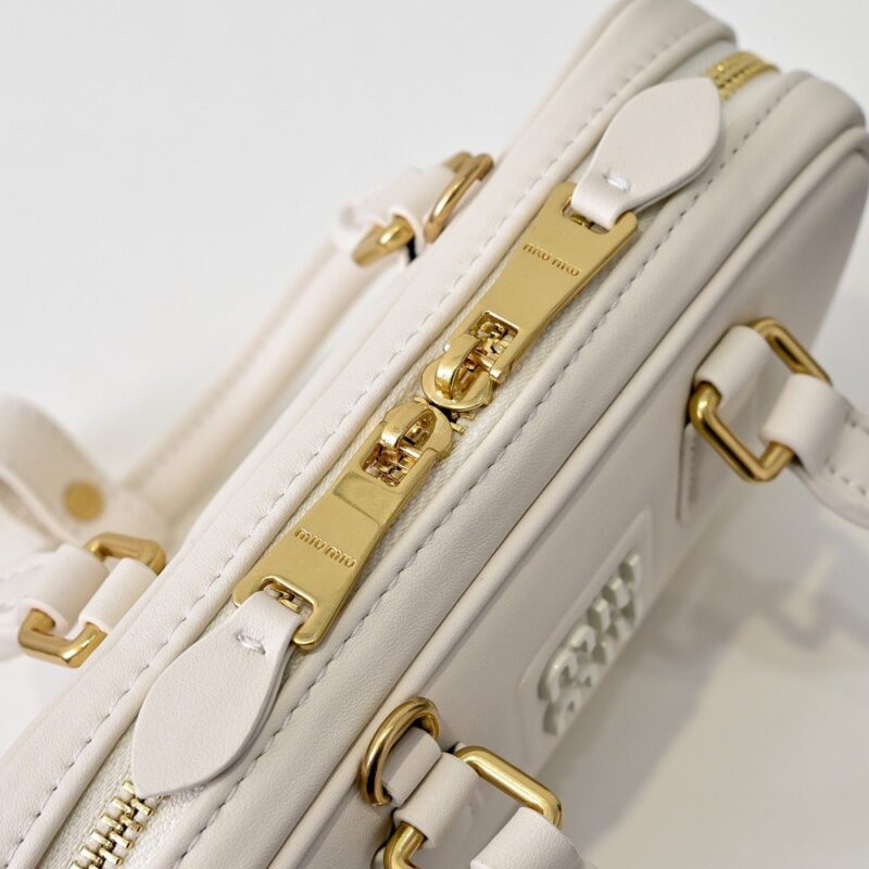 【AT3629】🎀 Miu Miu クラシックでレトロなミニトートバッグ 🎀