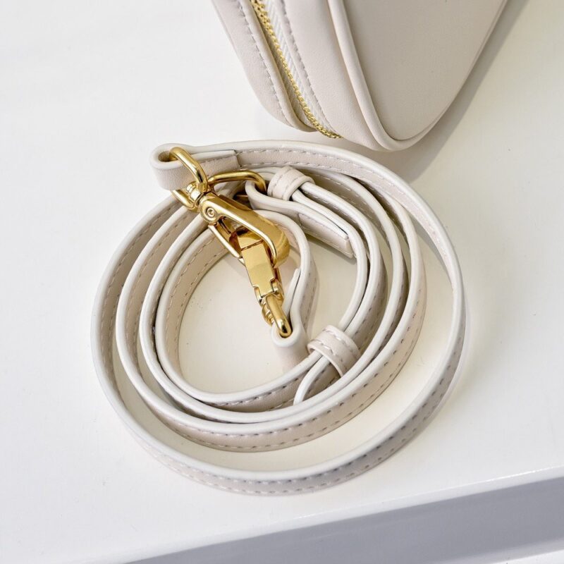 【AT3629】🎀 Miu Miu クラシックでレトロなミニトートバッグ 🎀