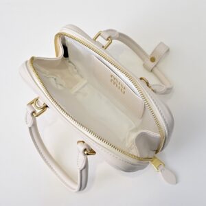 【AT3629】🎀 Miu Miu クラシックでレトロなミニトートバッグ 🎀