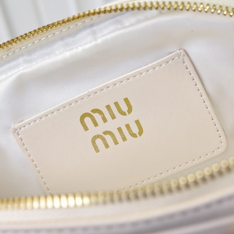 【AT3629】🎀 Miu Miu クラシックでレトロなミニトートバッグ 🎀