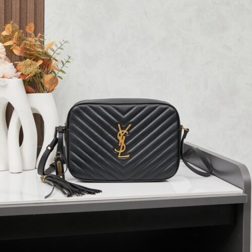【AT3645】YSL セイントローランのLouLouカメラバッグ - クラシックな高級黒とゴールドの配色 ✨