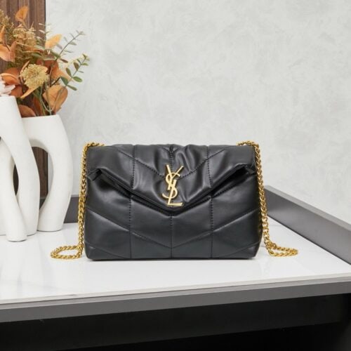 【AT3647】YSL セントローランのLoulou Puffyクラシックチェーンバッグ