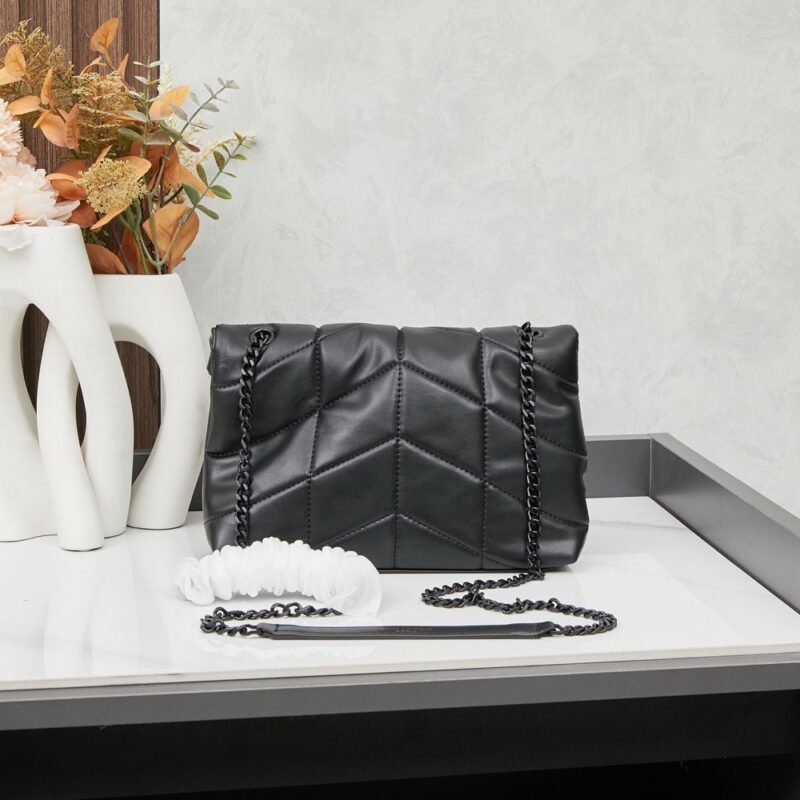 【AT3648】YSL サンローランのルループフィーパフィーマテラスショルダーバッグ | クラシックブラック全て黒金具仕様 🖤
