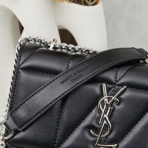 【AT3652】YSL Saint Laurentの贅沢なV字型ダイヤ柄チェーンバッグ - クラシックな銀のバックル ✨