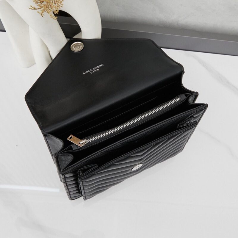 【AT3653】YSL セントローランのクラシックチェーンバッグ