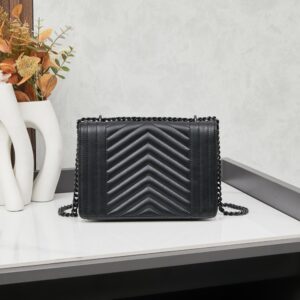 【AT3655】YSL サンローランパリのVickyブラックダイヤモンドチェーンバッグ✨