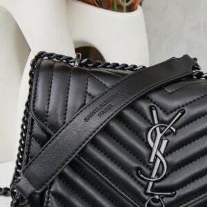 【AT3655】YSL サンローランパリのVickyブラックダイヤモンドチェーンバッグ✨