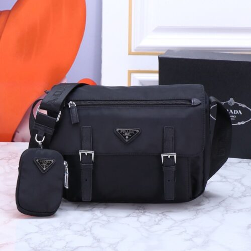 【AT3666】Prada プラダの三角形のロゴ入りナイロンショルダーバッグ | 軽い高級男性用バッグ 🎒