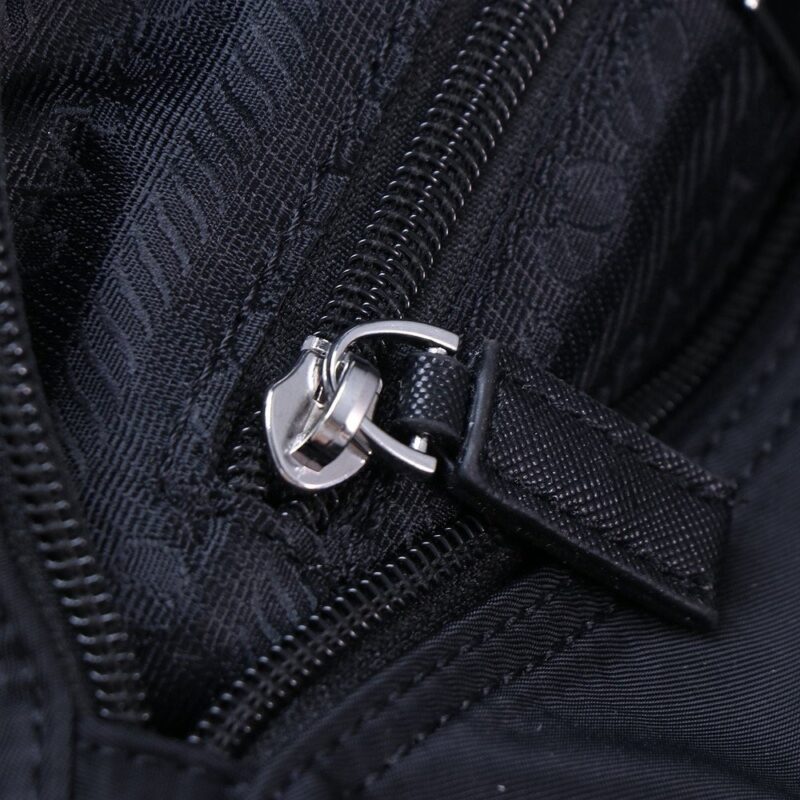 【AT3666】Prada プラダの三角形のロゴ入りナイロンショルダーバッグ | 軽い高級男性用バッグ 🎒