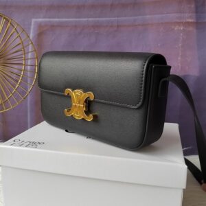 【AT3675】CELINE Triomphe ブラックカーフスキンショルダーバッグ