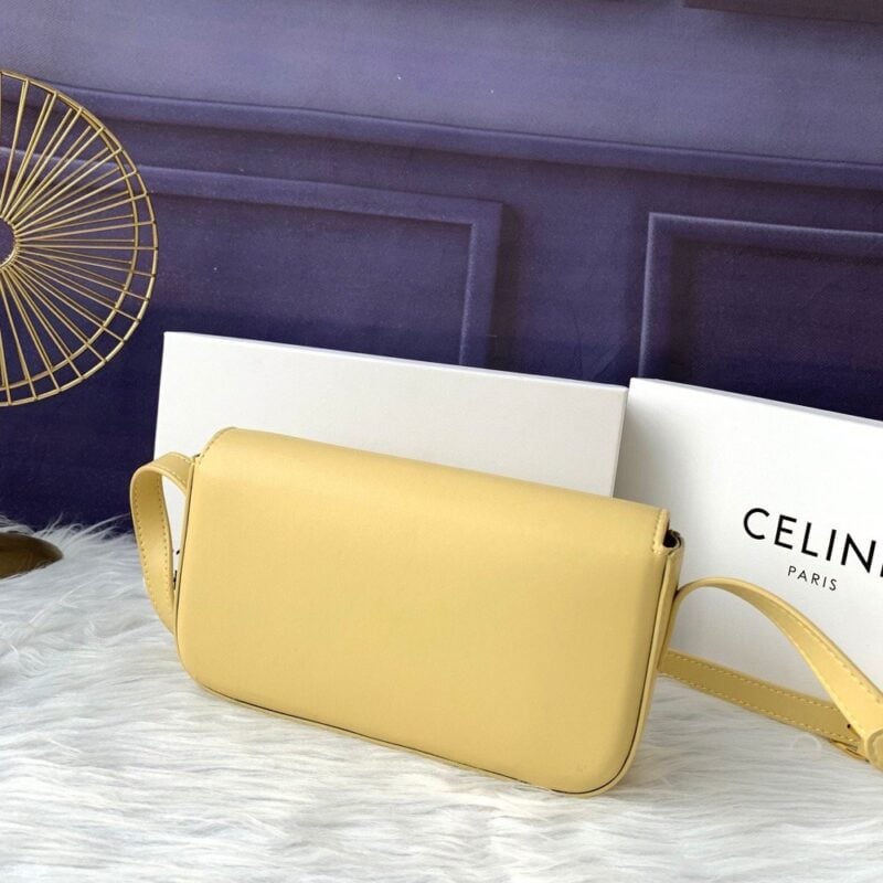 【AT3677】CELINE TRIOMPHE ゴールドのCCロゴが施されたアクセントバッグ