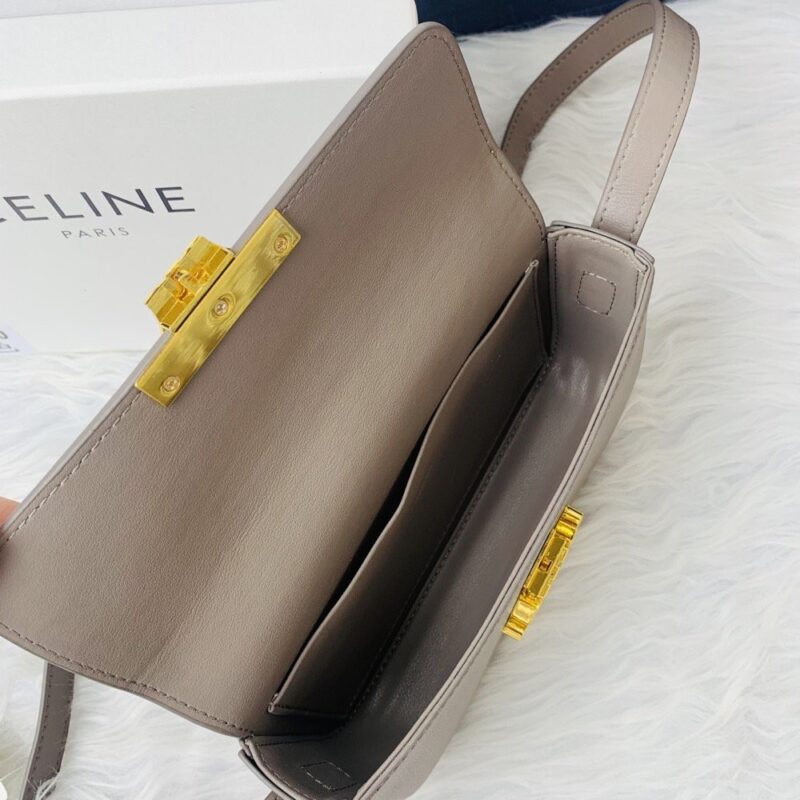 【AT3678】CELINE Triompheシリーズのクラシックなアンダーアームバッグ✨