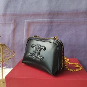 【AT3679】🖤 Celine ブラックTriomphe クラッチバッグ 🖤