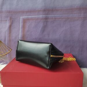 【AT3679】🖤 Celine ブラックTriomphe クラッチバッグ 🖤