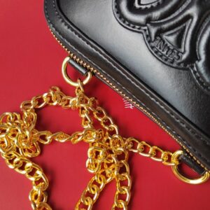 【AT3679】🖤 Celine ブラックTriomphe クラッチバッグ 🖤