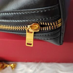 【AT3679】🖤 Celine ブラックTriomphe クラッチバッグ 🖤