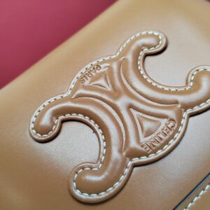 【AT3680】Celine Triomphe ハイシャインカーフスキンショルダーバッグ👜