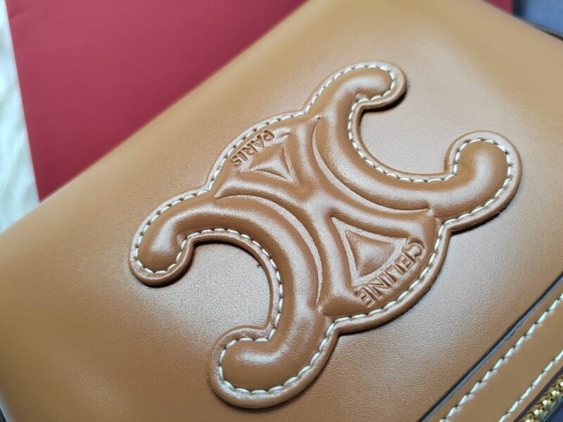【AT3680】Celine Triomphe ハイシャインカーフスキンショルダーバッグ👜