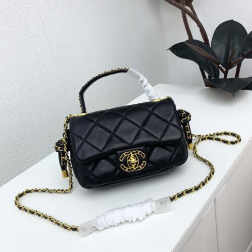 【AT3684】🖤 Chanel クラシックなダイヤ柄チェーンバッグ 🖤