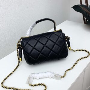 【AT3684】🖤 Chanel クラシックなダイヤ柄チェーンバッグ 🖤