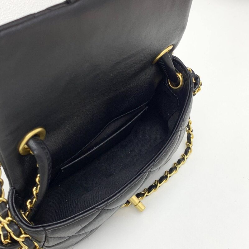 【AT3684】🖤 Chanel クラシックなダイヤ柄チェーンバッグ 🖤