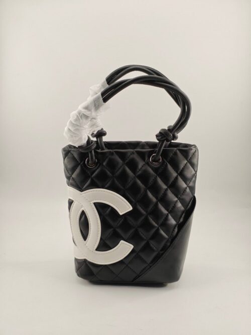 【AT3687】🖤 ChanelのクラシックなダブルCロゴとチェック柄のトートバッグ 🖤