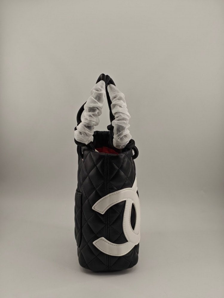 【AT3687】🖤 ChanelのクラシックなダブルCロゴとチェック柄のトートバッグ 🖤