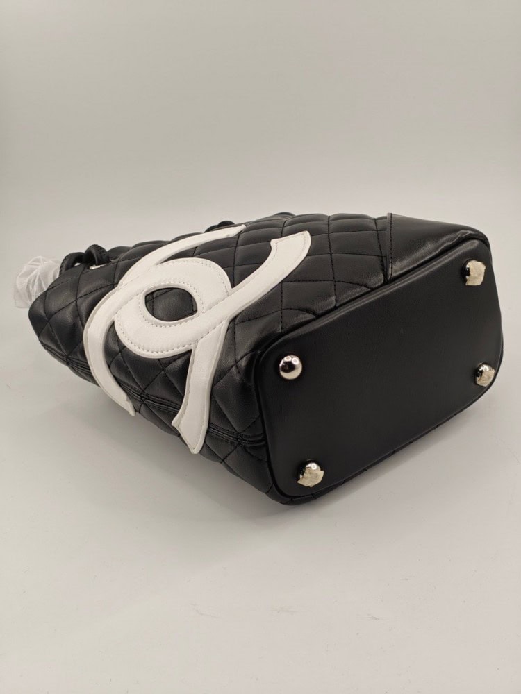 【AT3687】🖤 ChanelのクラシックなダブルCロゴとチェック柄のトートバッグ 🖤