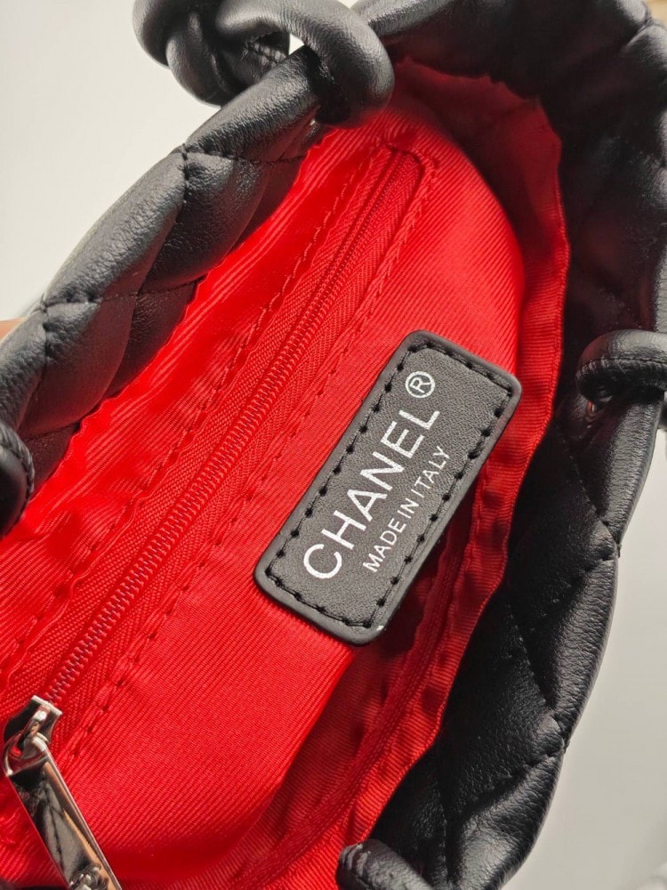 【AT3687】🖤 ChanelのクラシックなダブルCロゴとチェック柄のトートバッグ 🖤