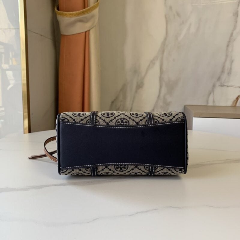 【AT3692】Tory Burch トリー・バーチのクラシック刺繍ボストンバッグ👜