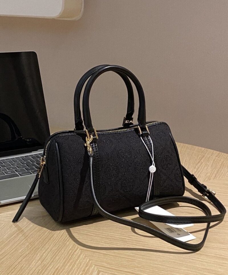 【AT3694】🖤 Tory Burch クラシックな黒い刺繍入りボストンバッグ 🖤