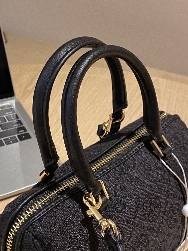 【AT3694】🖤 Tory Burch クラシックな黒い刺繍入りボストンバッグ 🖤