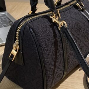 【AT3694】🖤 Tory Burch クラシックな黒い刺繍入りボストンバッグ 🖤