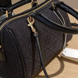 【AT3694】🖤 Tory Burch クラシックな黒い刺繍入りボストンバッグ 🖤