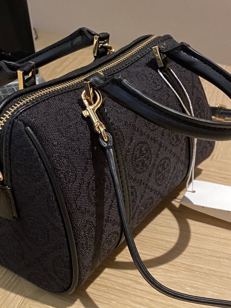 【AT3694】🖤 Tory Burch クラシックな黒い刺繍入りボストンバッグ 🖤