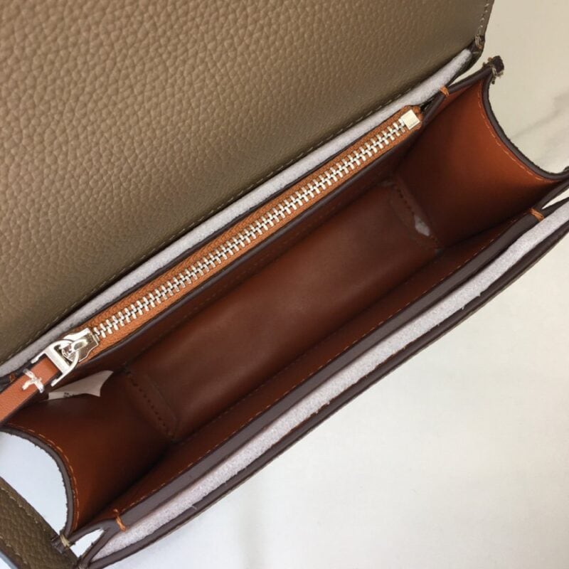 【AT3695】✨Tory Burch Miller Flap Bag ミラーフラップバッグ✨ 高級感デザイン 🎀 ベーシックでおしゃれ