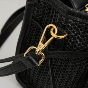 【AT3700】Pradaミニ編みトートバッグ✨ レトロなブラックゴールドデザイン👜 ラグジュアリーウェア 💫
