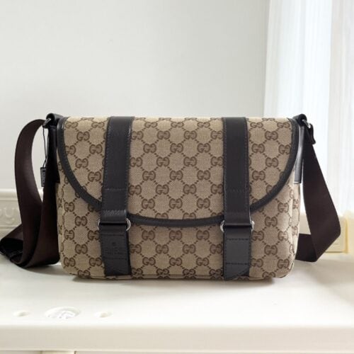 【AT3701】✨ Gucci GG Supreme クラシックメッセンジャーバッグ ✨ レトロでおしゃれ 👜 万能で実用的