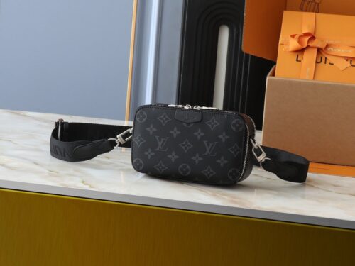 【AT3703】Louis Vuitton ルイ・ヴィトンのS-Lock Slingショルダーバッグ✨ クラシックなモノグラムエクリプス🖤 流行の定番アイテム✨