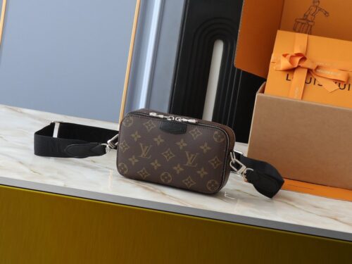 【AT3704】✨ Louis Vuitton ルイヴィトン S-Lock スリングショルダーバッグ ✨ クラシックなモノグラム柄 👜 ヴィンテージで万能なアイテム