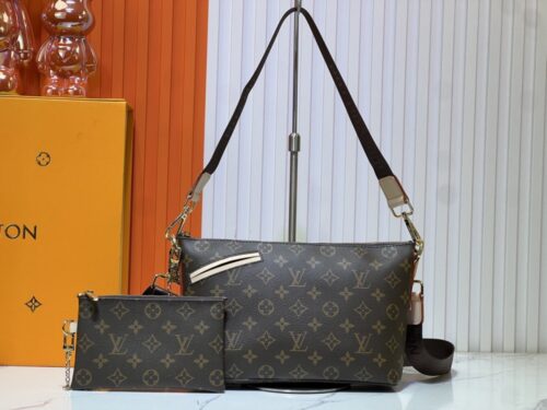 【AT3708】✨ Louis Vuitton Multi Pochette Accessoires クラシック モノグラム スペード 斜めがけバッグ ✨