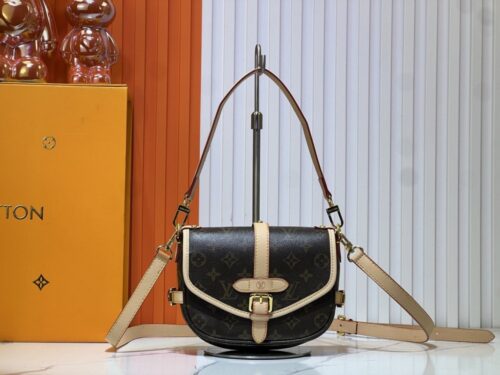 【AT3710】Louis Vuitton ルイ・ヴィトンのモノグラムクラシックサドルバッグ👜
