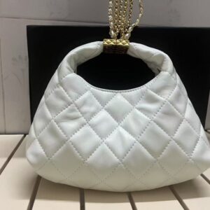 【AT3711】✨ Chanel クラシックラムスキンダイヤモンドチェーンバッグ ✨