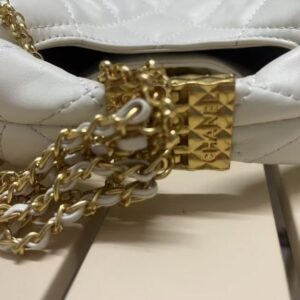 【AT3711】✨ Chanel クラシックラムスキンダイヤモンドチェーンバッグ ✨